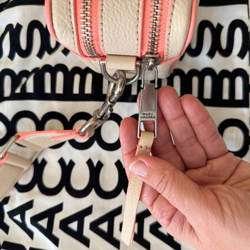 Marc Jacobs Snapshot Bag In Light Tan And Coral P… - image 8